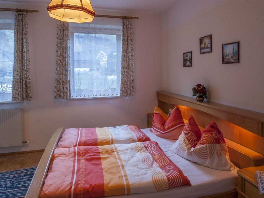 Haus Schoenegger Dorfgastein Pokoj fotografie
